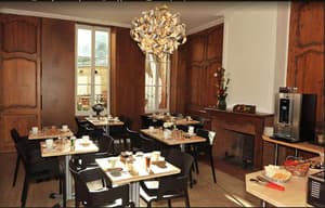 thumbnail: Breakfast area