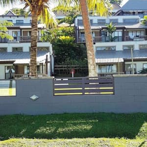 thumbnail: Front of property