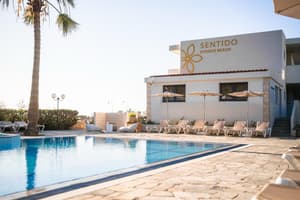 thumbnail: Outdoor pool