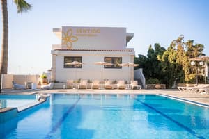 thumbnail: Outdoor pool