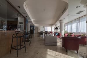 thumbnail: Bar (on property)