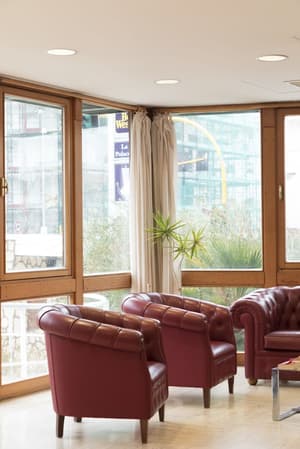thumbnail: Lobby sitting area