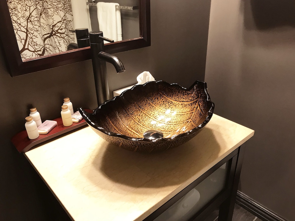 Bathroom sink