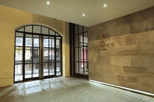 thumbnail: Interior entrance