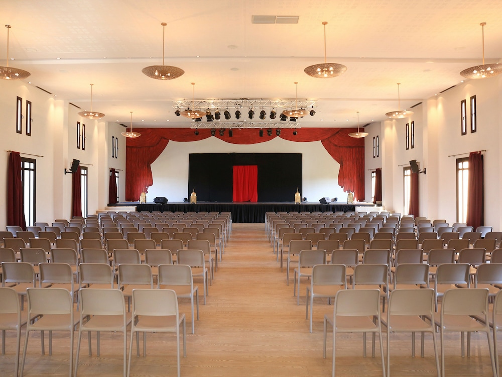 Meeting facility