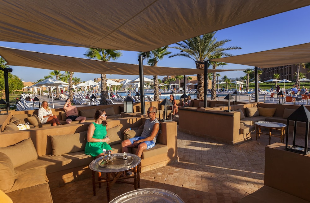 Poolside bar