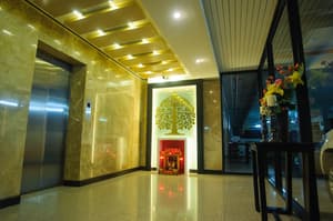 thumbnail: Interior entrance