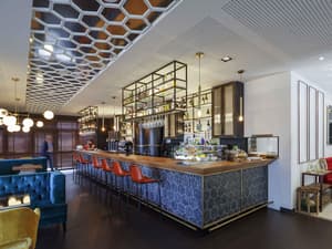 thumbnail: Bar (on property)