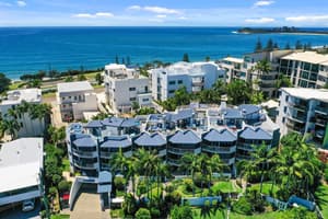 thumbnail: Front of property