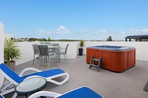 thumbnail: Terrace/patio