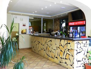 thumbnail: Bar (on property)