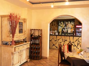 thumbnail: Restaurant