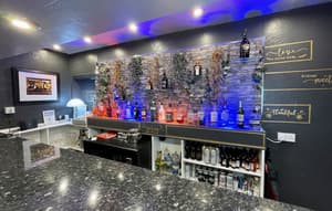 thumbnail: Bar (on property)