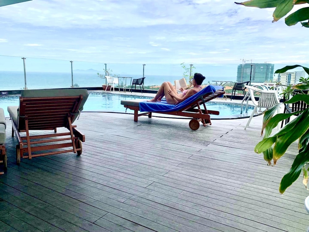 Rooftop pool