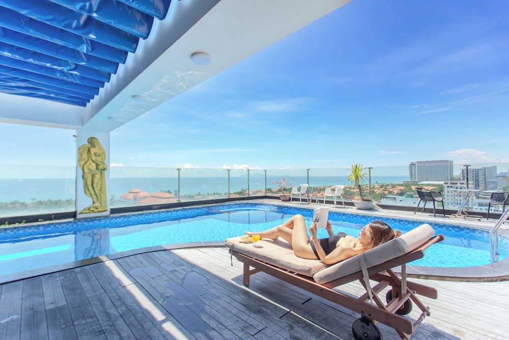 Rooftop pool