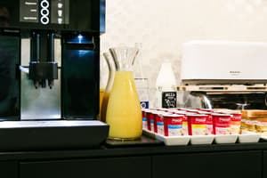 thumbnail: Breakfast area