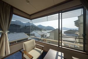thumbnail: Balcony view