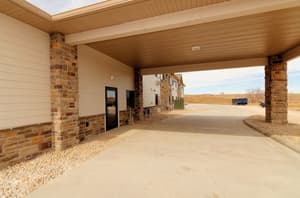 thumbnail: Front of property
