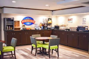 thumbnail: Breakfast area