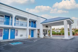 thumbnail: Exterior