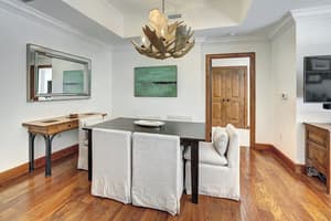 thumbnail: Dining room