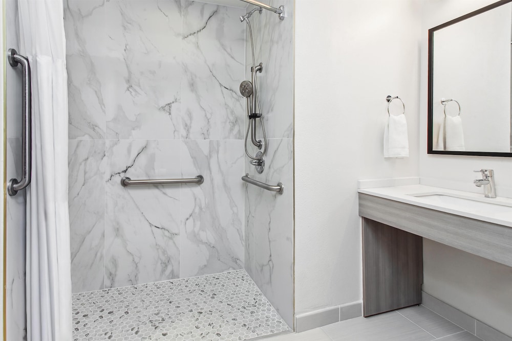 Bathroom shower