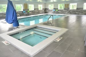 thumbnail: Pool