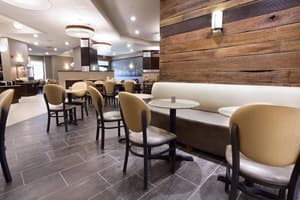 thumbnail: Restaurant