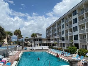 thumbnail: Pool