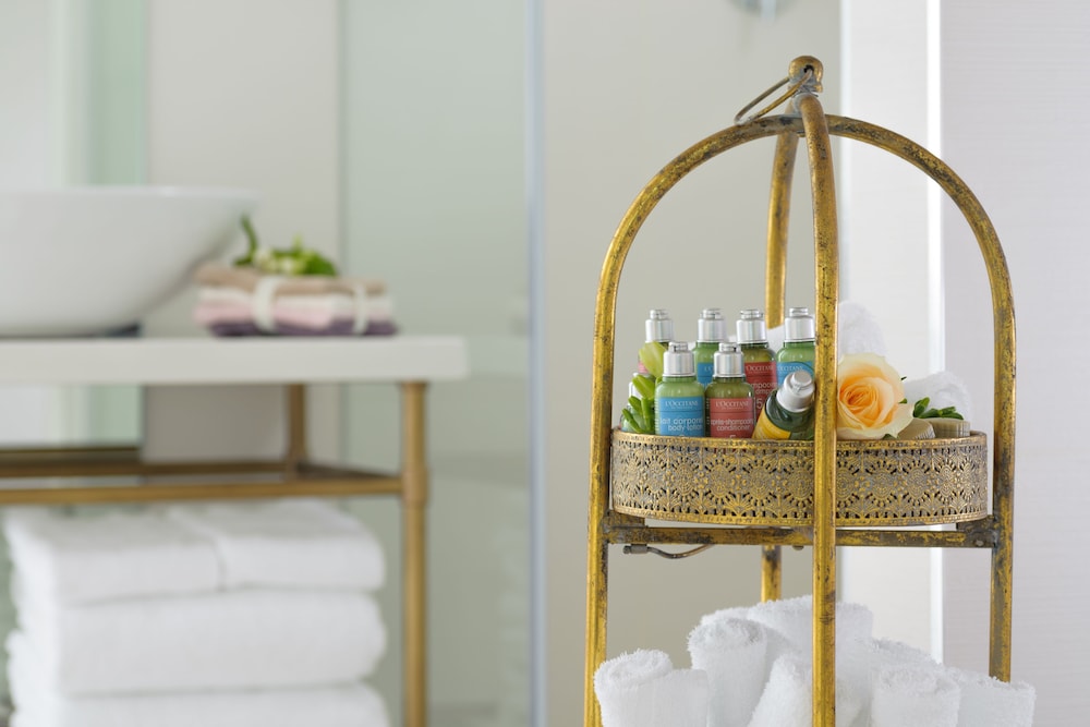 Room amenity