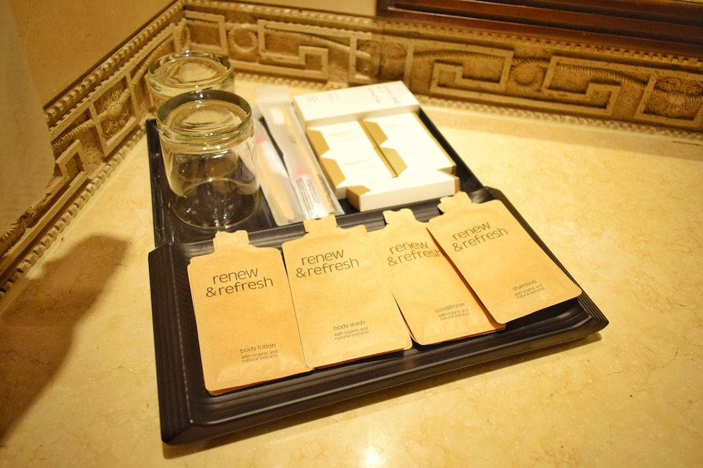 Bathroom amenities