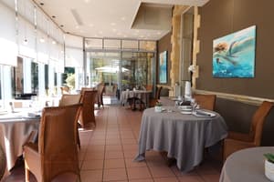 thumbnail: Restaurant
