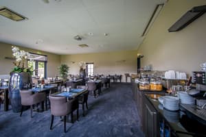 thumbnail: Breakfast area