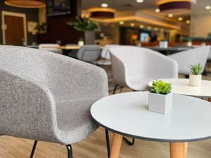 thumbnail: Bar (on property)
