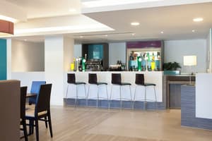 thumbnail: Bar (on property)