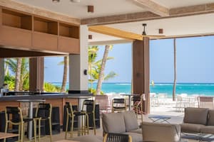 thumbnail: Bar (on property)