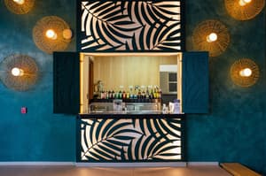 thumbnail: Bar (on property)