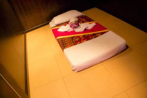thumbnail: Interior entrance