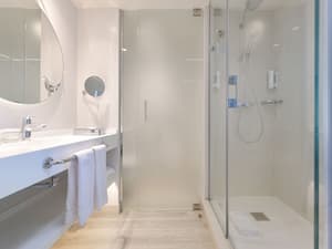 thumbnail: Bathroom shower