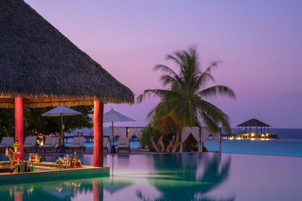 Poolside bar