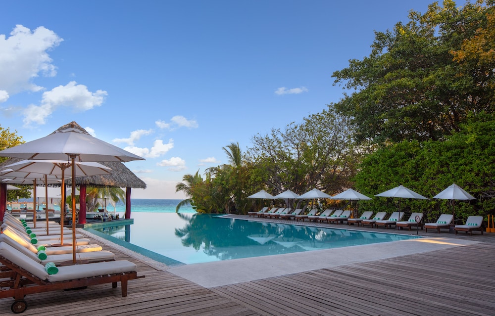 Infinity pool