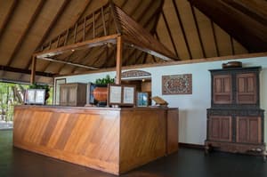thumbnail: Bar (on property)