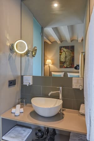 thumbnail: Bathroom