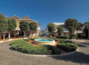 thumbnail: Exterior