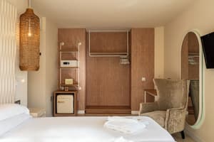 thumbnail: Room