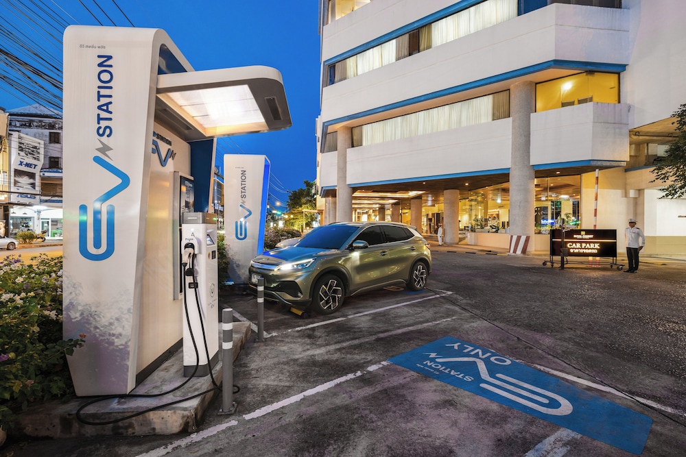 Electric vehicle charging station