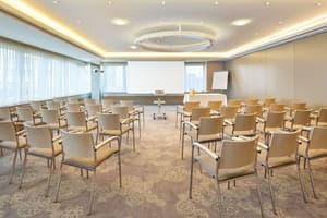 thumbnail: Business center
