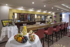 thumbnail: Bar (on property)