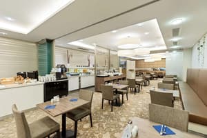thumbnail: Restaurant
