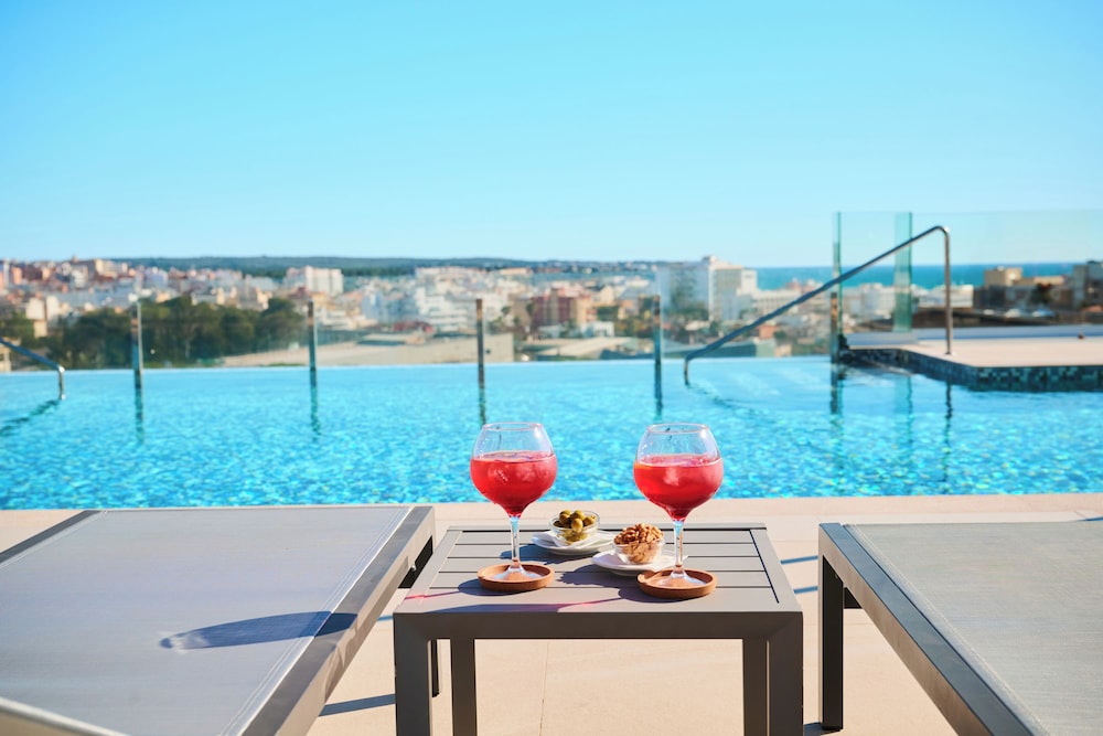 Poolside bar